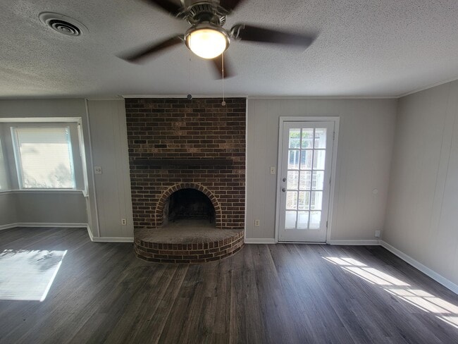 Foto del edificio - 119 Sunnywood Dr