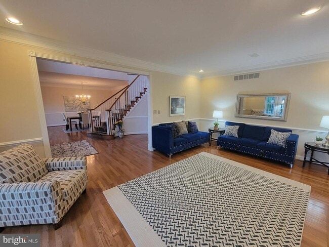 Building Photo - 12 Foxview Cir