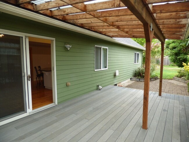 Building Photo - 3 bed 2 bath in Northeast Salem