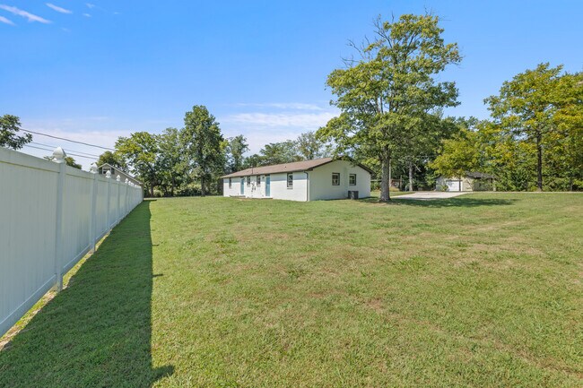 Building Photo - 2580 Hobert Rd