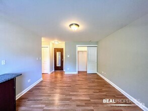 Building Photo - 696 Elm Pl