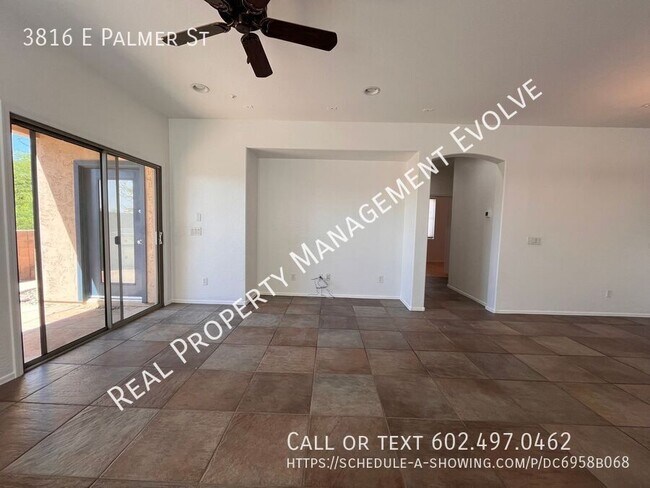 Foto del edificio - 3816 E Palmer St