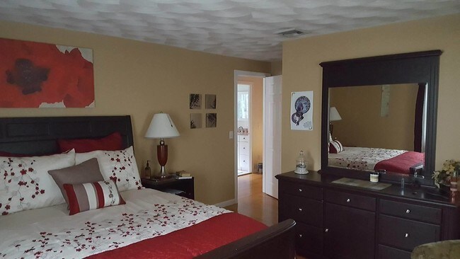 Foto del edificio - 680 Fletcher Rd