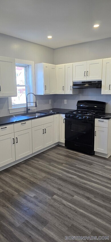 Foto principal - 56 Woolson St