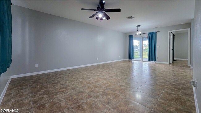 Foto del edificio - 7319 Albany Rd