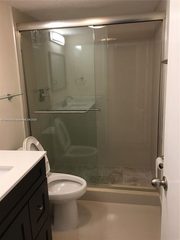 Foto del edificio - 10951 N Lakeview Dr