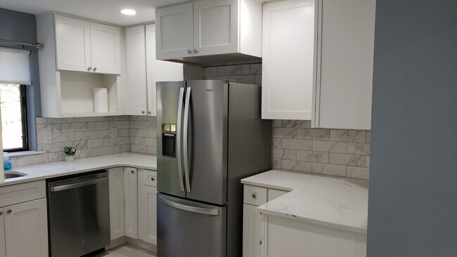 Foto del edificio - 2421 Old Stone Mill Dr