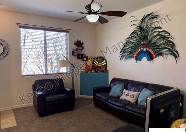 Building Photo - Live, Work, Relax - Comfortable Townhouse with AC