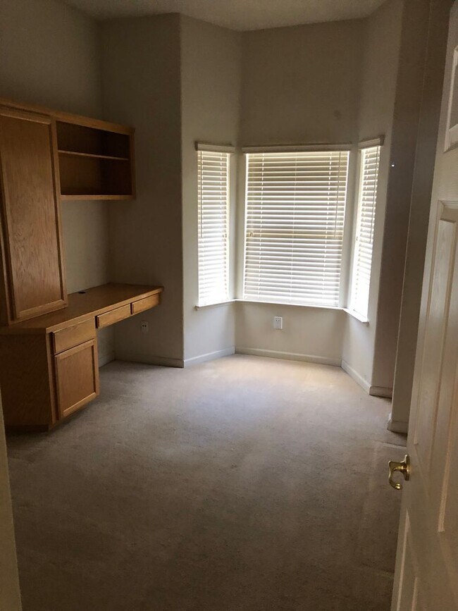 Foto del edificio - Cute one story in a 55 or better gated community.