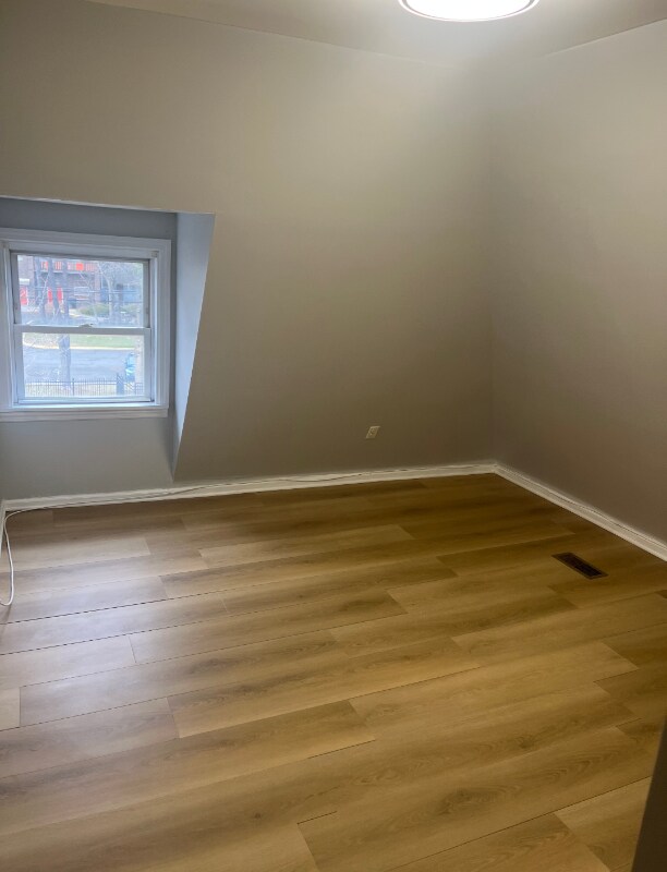 Foto principal - 512 E 2nd St