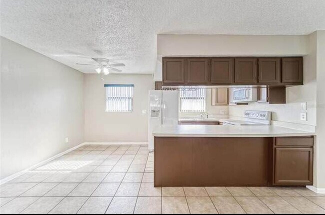 Foto del edificio - 4947 91st Ave N