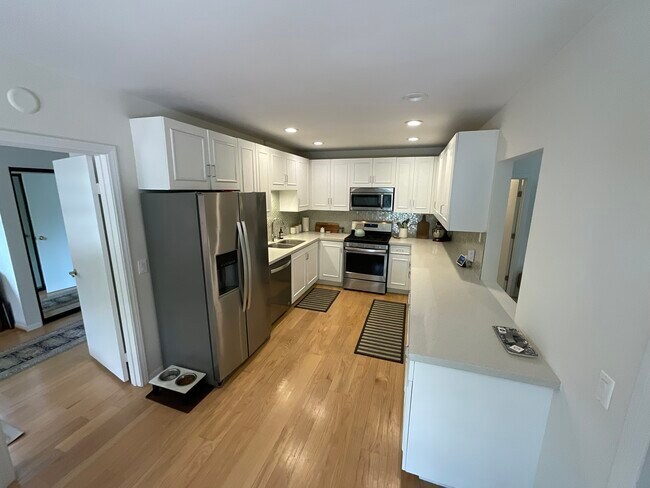 Cocina - 424 Ocean Park Blvd