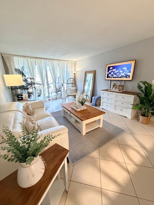 Foto del edificio - Location Location! Section 8 Welcome! Annual Rental Available