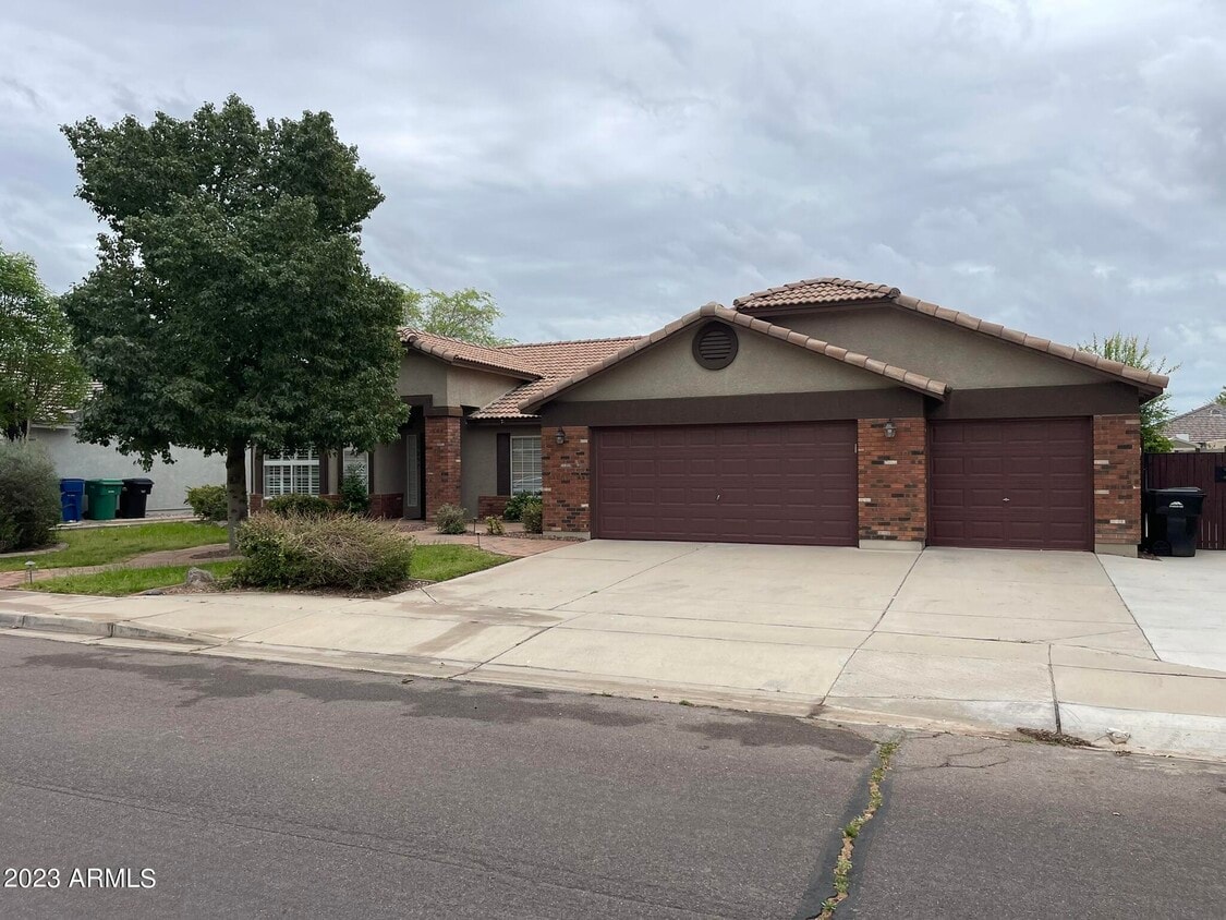 11237 E Renfield Ave, Mesa, AZ 85212 House for Rent in Mesa, AZ