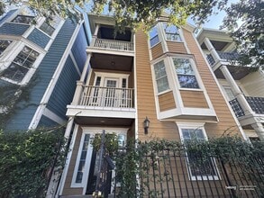 Building Photo - 219 W 27th St