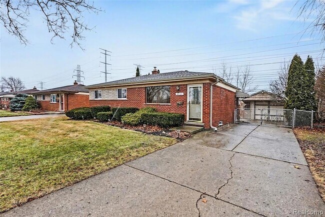 Foto del edificio - 30745 Iroquois Dr