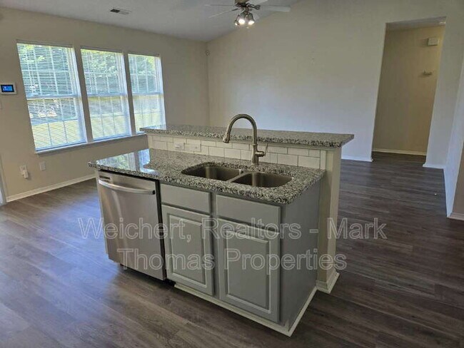 Foto del edificio - 6308 Saybrooke Dr