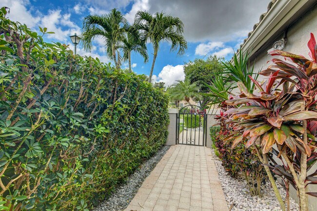 Building Photo - 7470 Chorale Rd