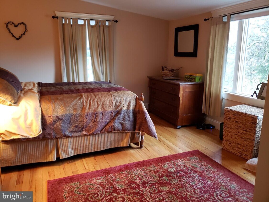 6 Cross Creek Ln, Upper Black Eddy, PA 18972 House Rental in Upper