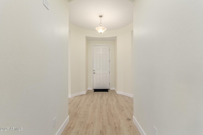 Foto del edificio - 18453 W Elwood St