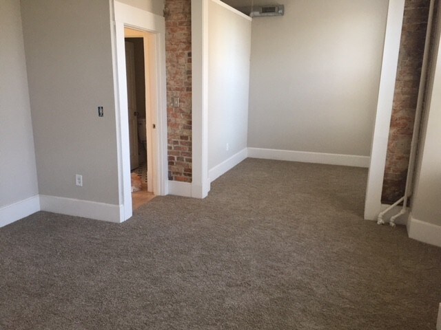 Building Photo - 313 Garrard St