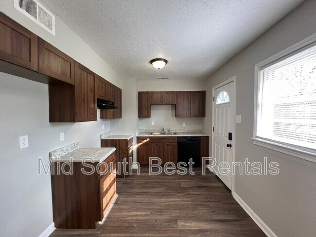 Building Photo - 3835 Kerfield Dr