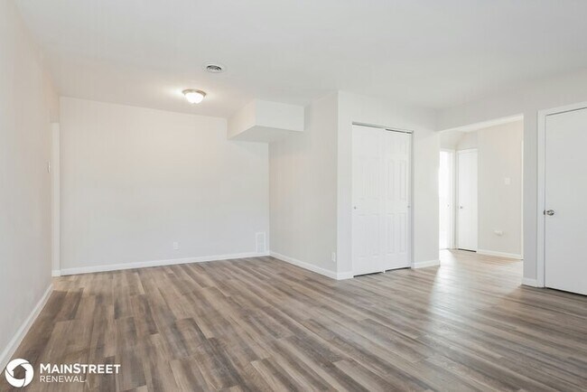 Foto del edificio - 7342 Canton Ave