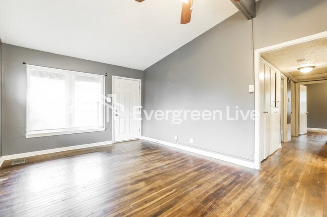 Building Photo - 94 Broadmoor Dr