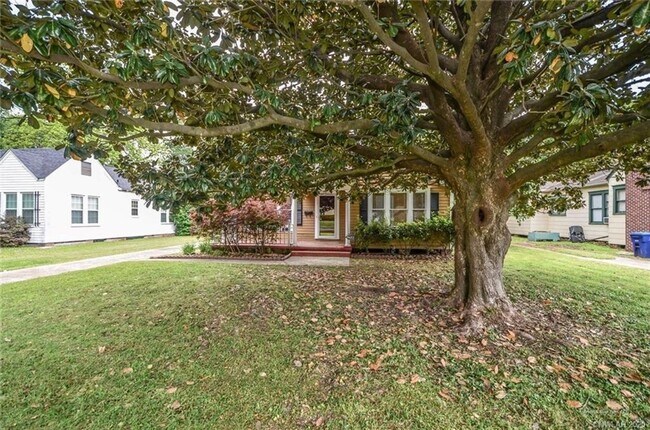 Building Photo - 3 br, 1 bath House - 3427 Broadmoor Blvd