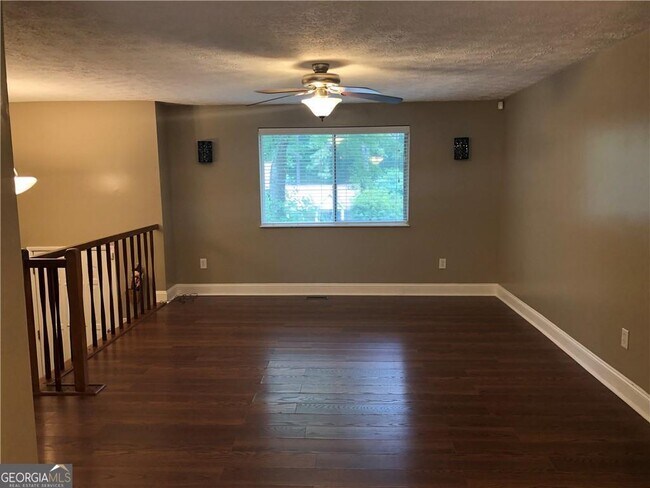 Building Photo - 145 Sheringham Dr