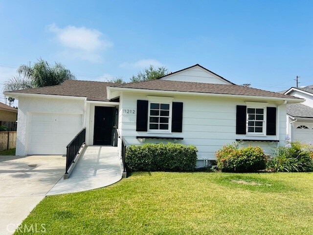 Foto principal - 11212 Freer Ave