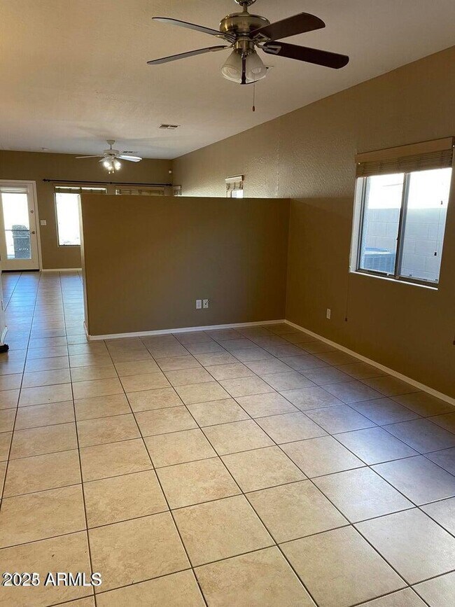 Foto del edificio - 42422 N 46th Ln