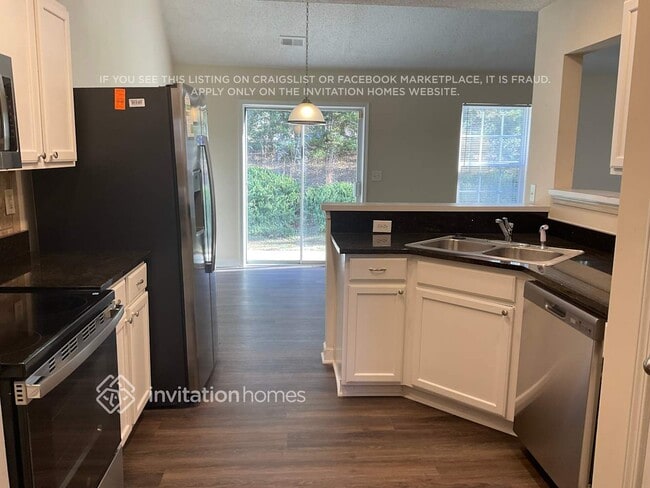 Foto del edificio - 1124 Crowders Woods Dr