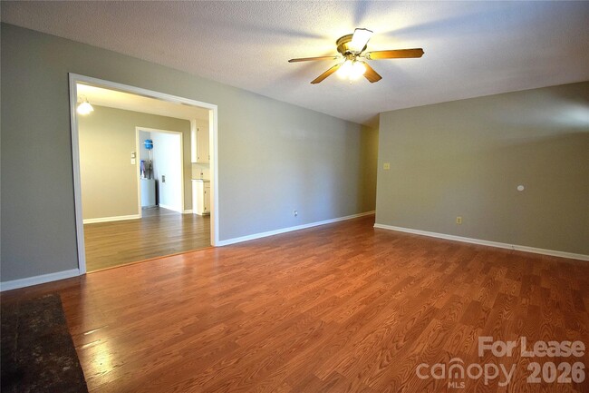 Building Photo - 237 Moorefield Dr