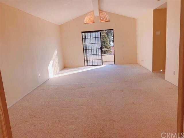 Foto del edificio - 8156 Hillside Rd