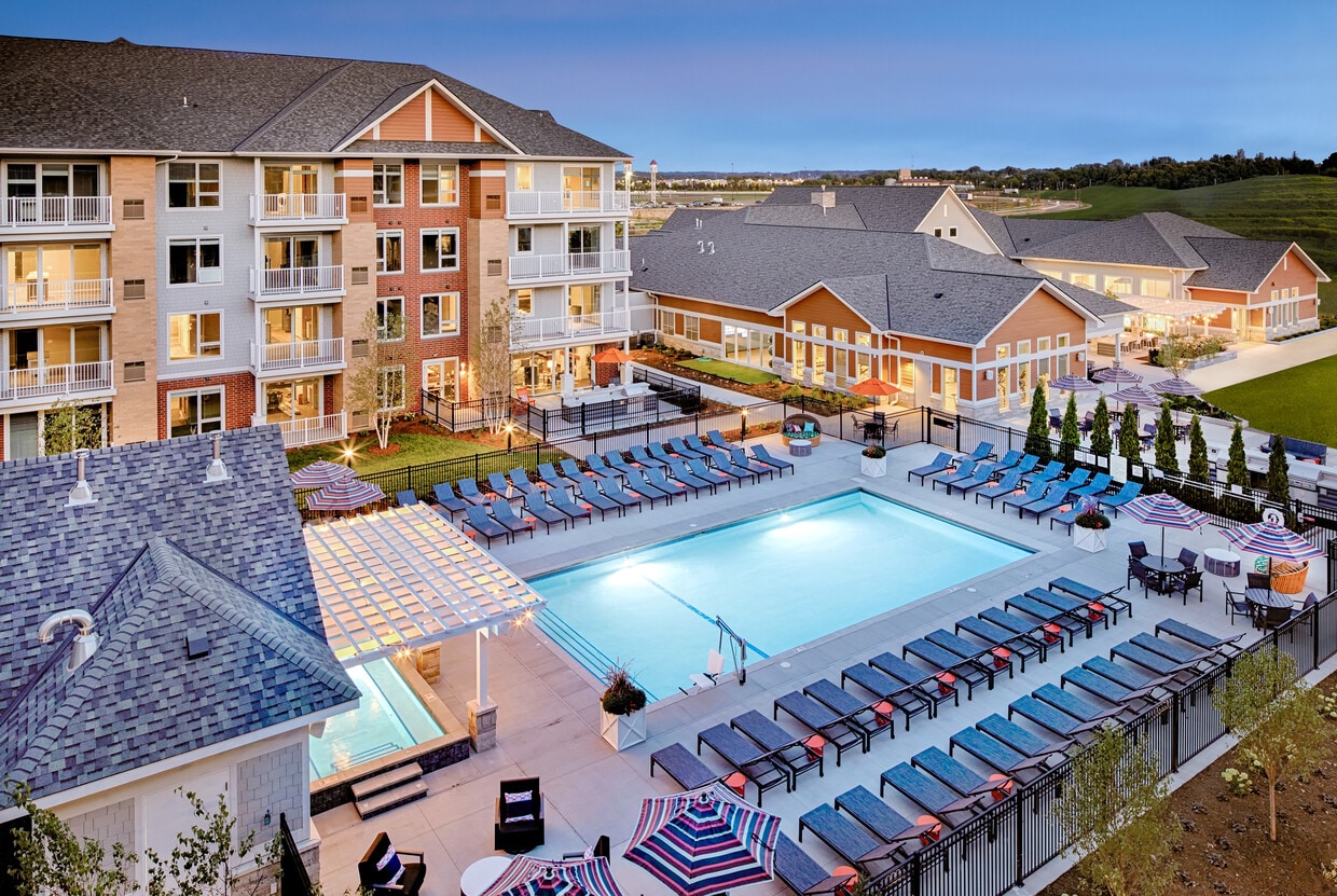 Primary Photo - The Triple Crown Residences at Canterbury ...