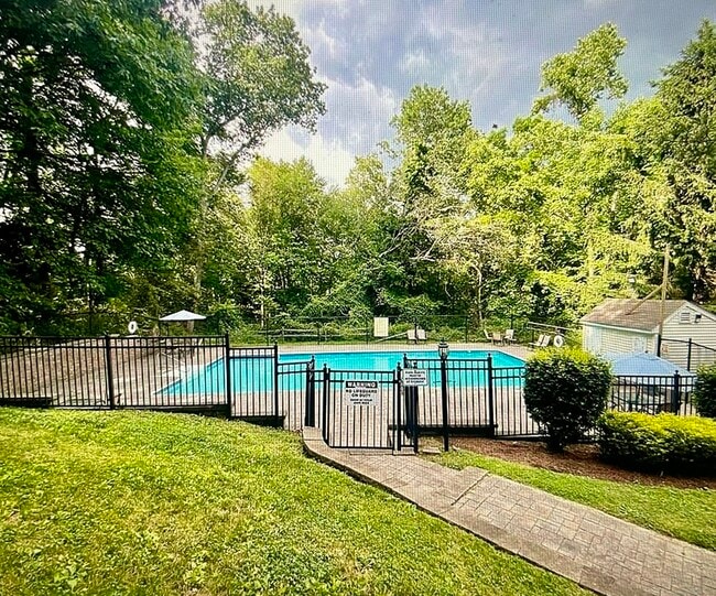 Building Photo - 175 Mill Pond Rd