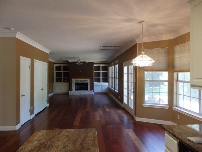 Building Photo - 8028 Bottlebrush Drive