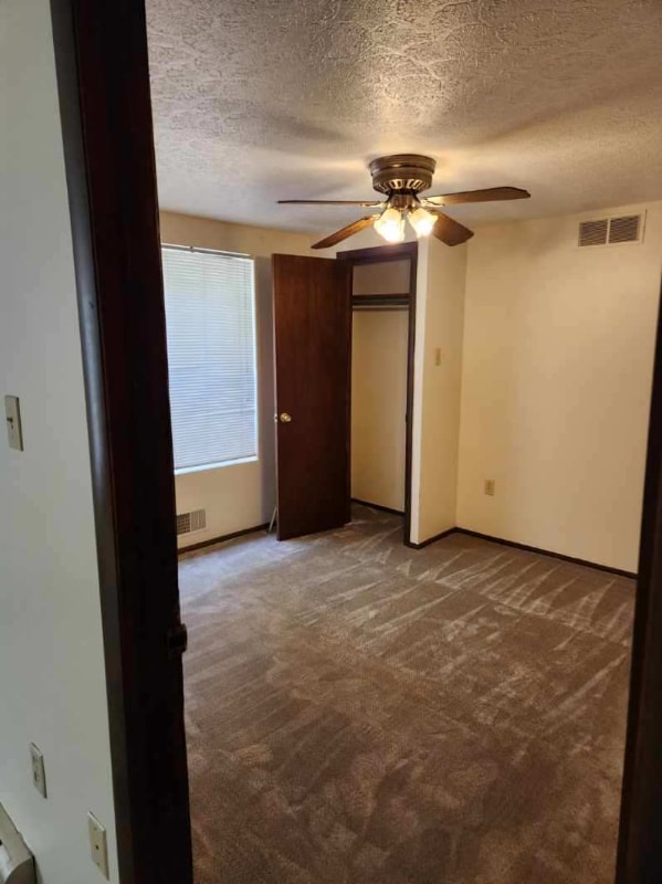 Foto del edificio - 614 Olive Ln