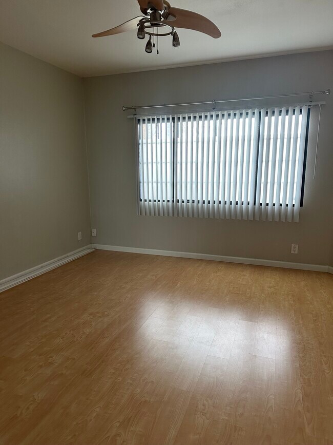 Foto del edificio - 941 W Carson St
