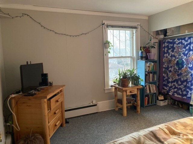 Building Photo - 915 E Ann St