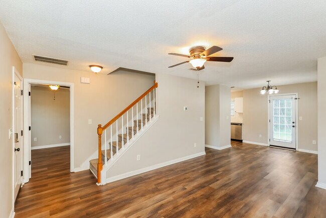 Building Photo - 11195 Knotty Pine Pl