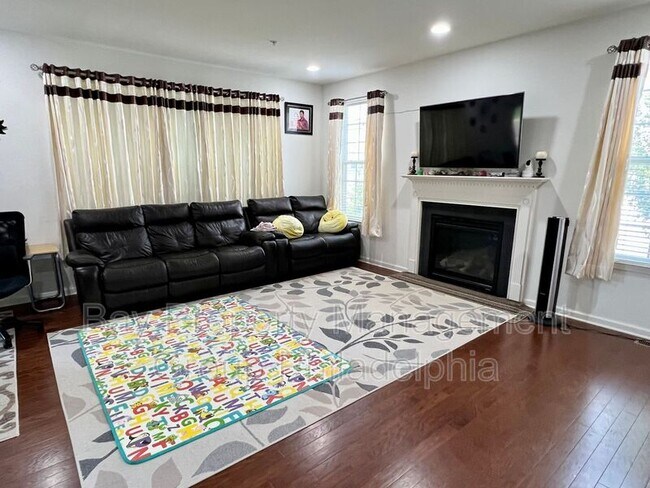 Foto del edificio - 151 Fairfield Cir N