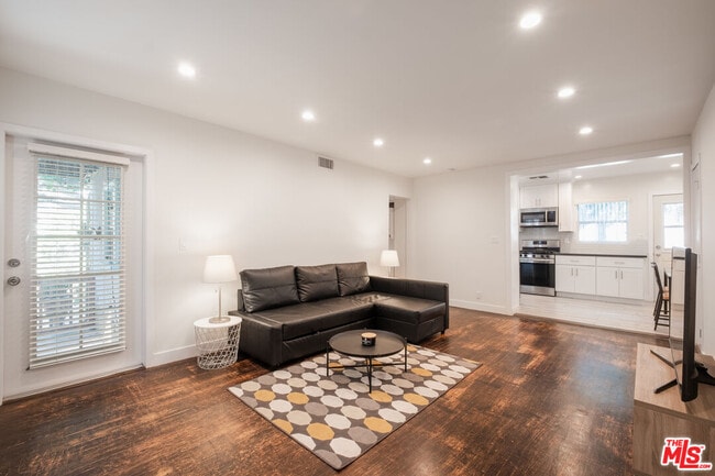 Building Photo - 1024 Maple St