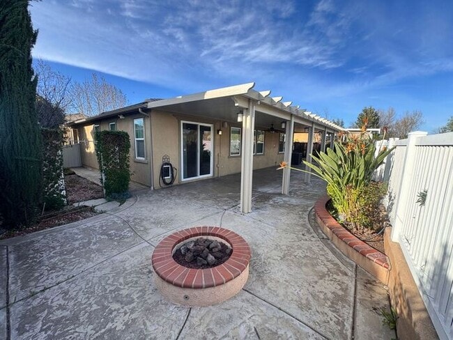 Foto del edificio - Beautiful 3 Bedroom Home in Harveston Lake Community – Solar & Resort-Style Amenities