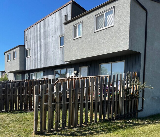 Photo du bâtiment - Parkland Village