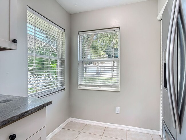 Building Photo - Charming 2 Bed, 2 Bath Home with Screened ...