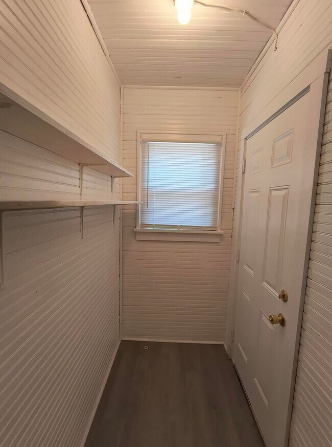 Building Photo - Cozy 1-Bedroom Home AVAILABLE SOON!