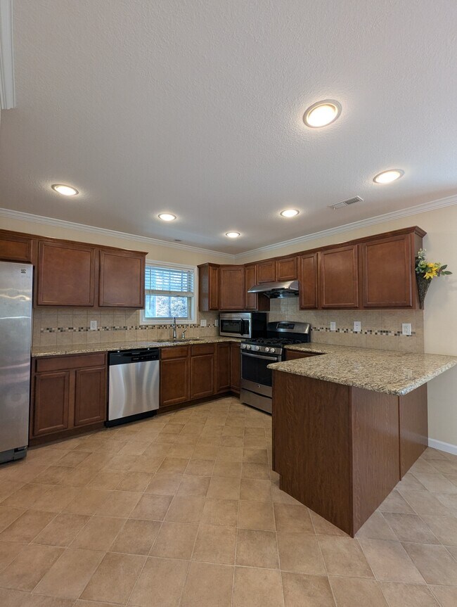 Foto del edificio - 1533 Yarnell Station Blvd