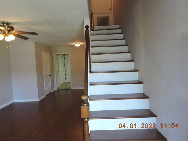 Building Photo - Great Condo Close to Southgates of  LSU